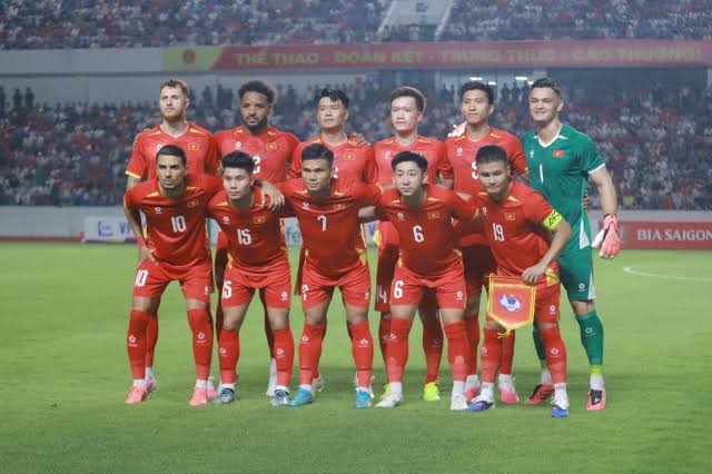 ĐT Việt Nam chốt 25 cầu thủ dự AFF Cup: Toan tính của HLV Kim Sang Sik | OK9